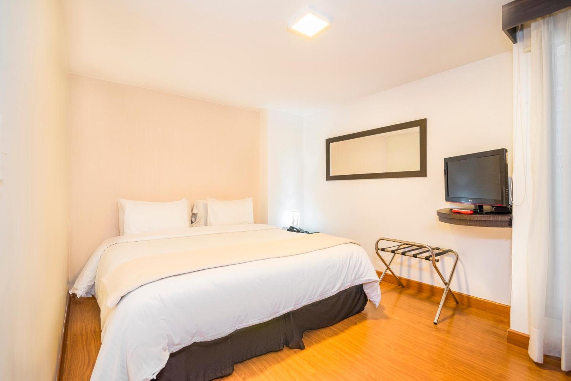 Lloyds Apartasuites Parque 93 Bogota Bagian luar foto