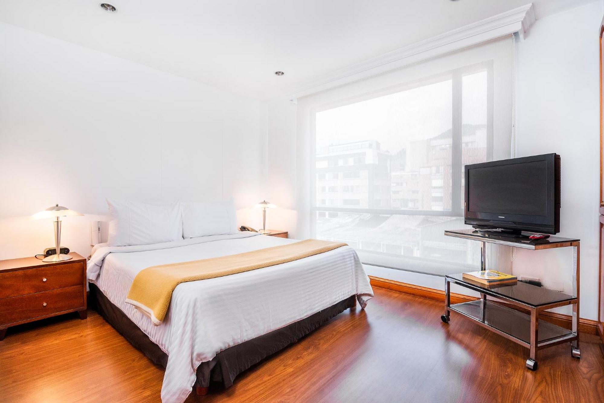 Lloyds Apartasuites Parque 93 Bogota Bagian luar foto