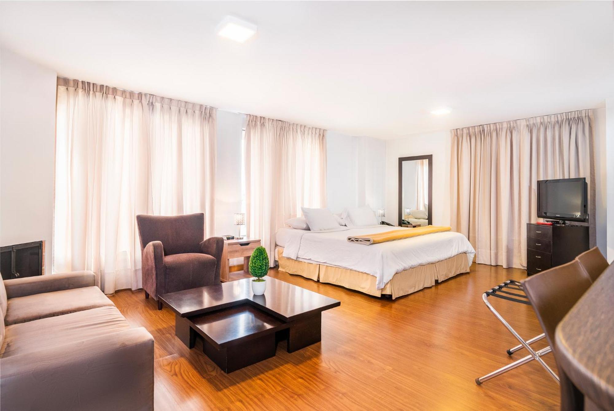 Lloyds Apartasuites Parque 93 Bogota Bagian luar foto
